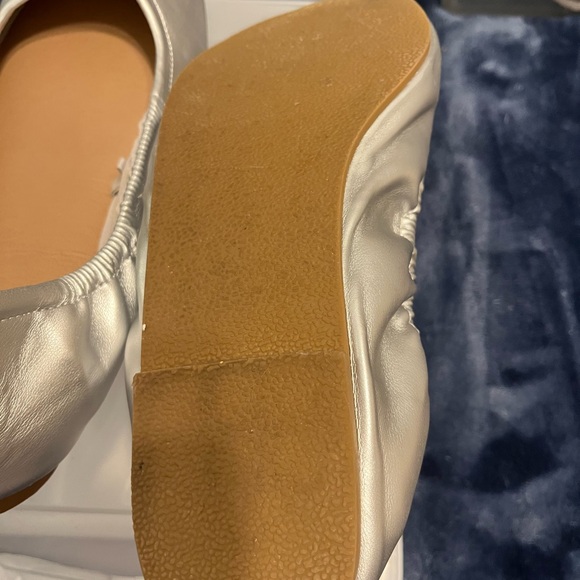 Torrid Metallic Silver Flats - Picture 4 of 6